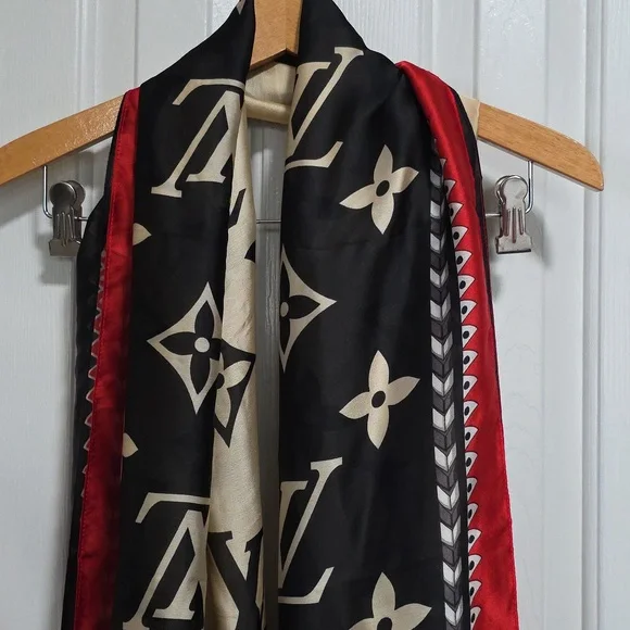 Louis Vuitton NWT Black and Red Scarf - Picture 7 of 11